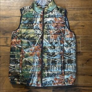 Camouflage Puffer Vest trail crest